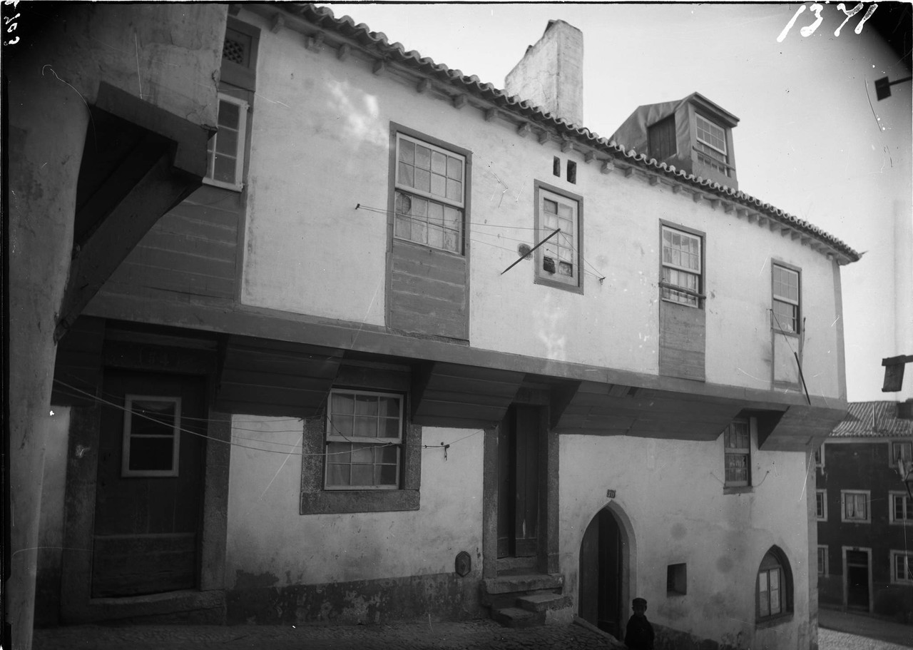 Rua da Achada, 1901, foto de Machado & Souza.jpg Rua da Achada, 1901, foto de Machado & Souza.jpg