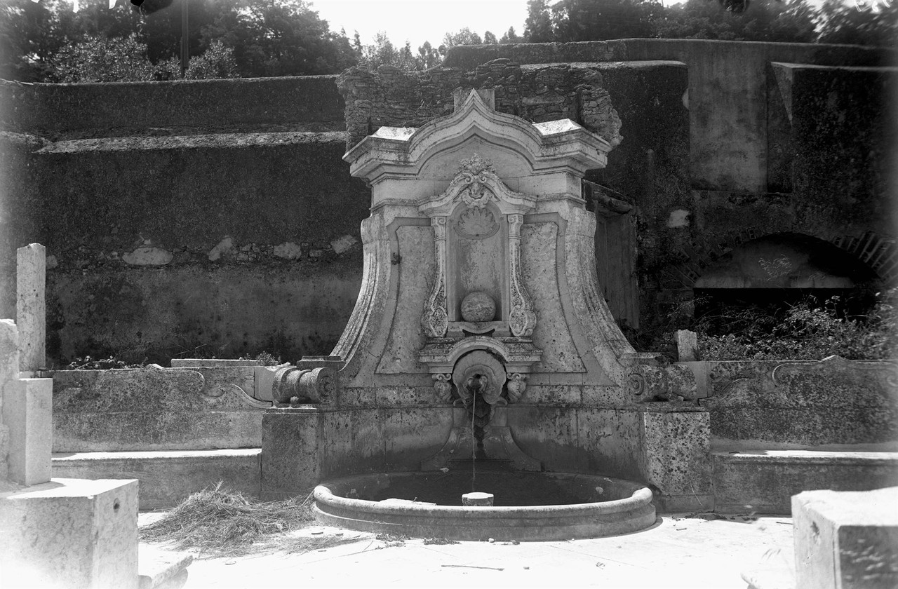 Quinta da Alfarrobeira, fonte.jpg