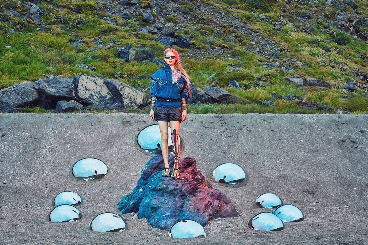 adidas-stella-mccartney-grimes-fw-19-lookbook-04.j adidas-stella-mccartney-grimes-fw-19-lookbook-04.j