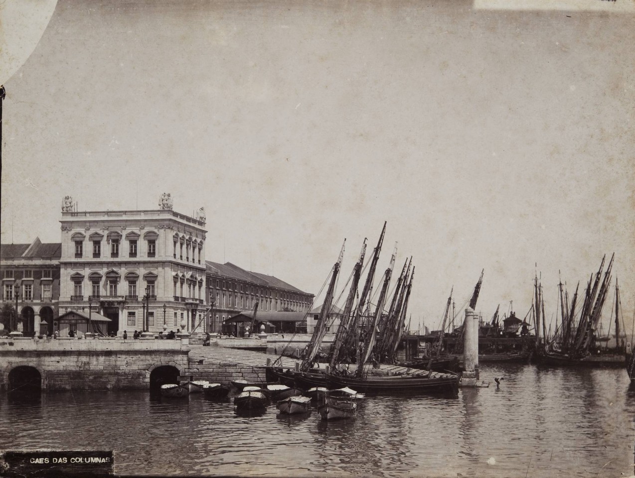 Cais das Colunas.jpg