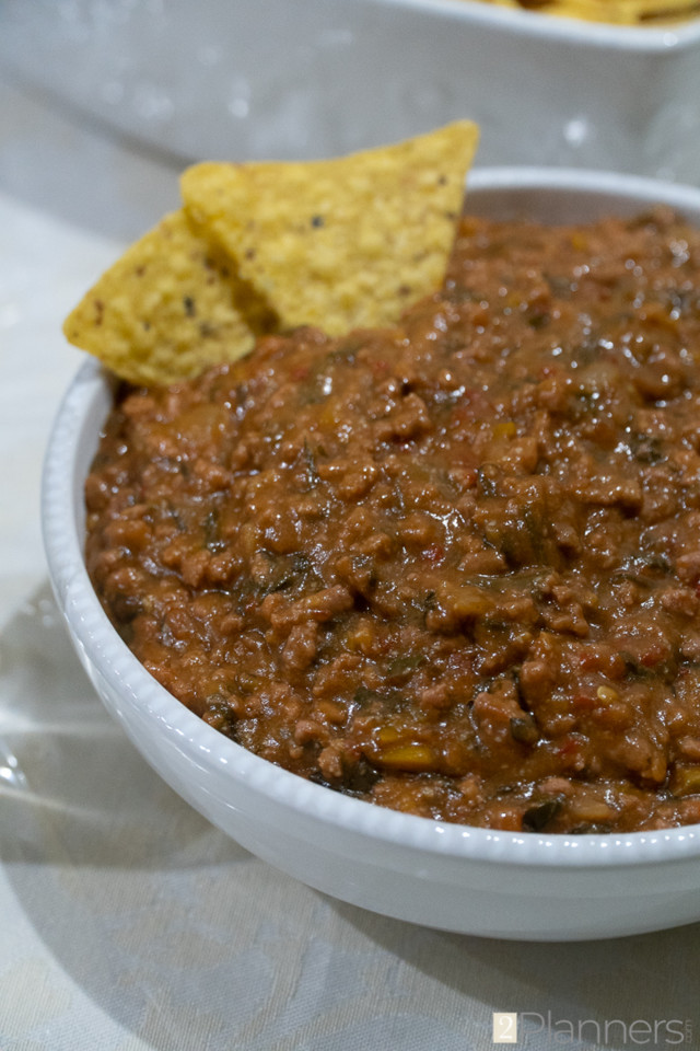 Easy Beef Nachos Recipe - The2Planners