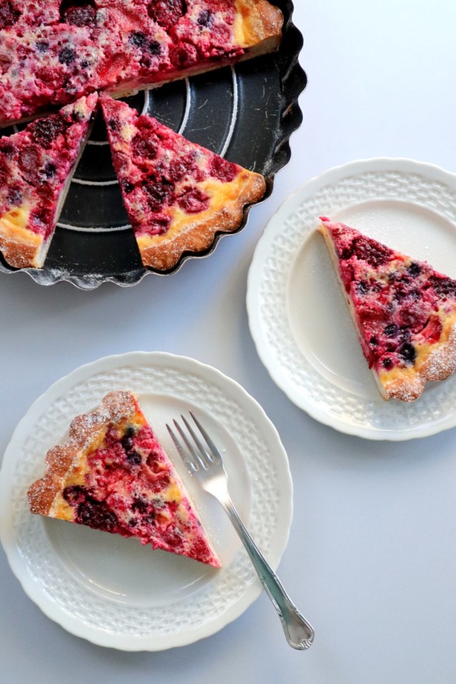 tarte de creme fraîche e frutos silvestres