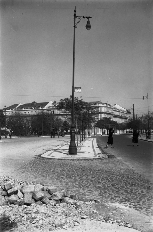 Candeeiros de Lisboa, 1944, Avenida 24 de Julho.jp
