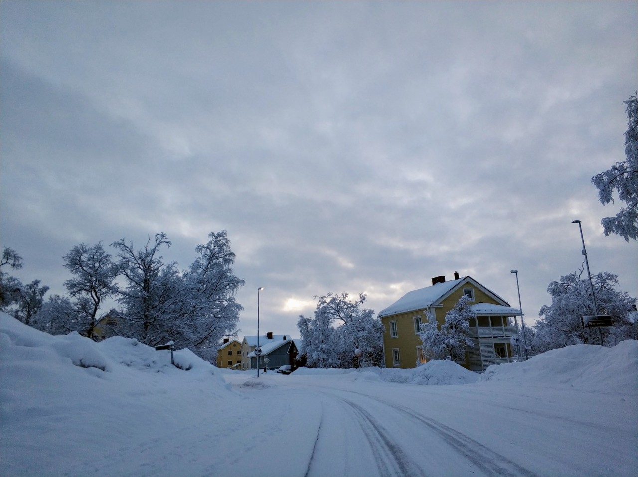 Estrada em Kiruna.jpg