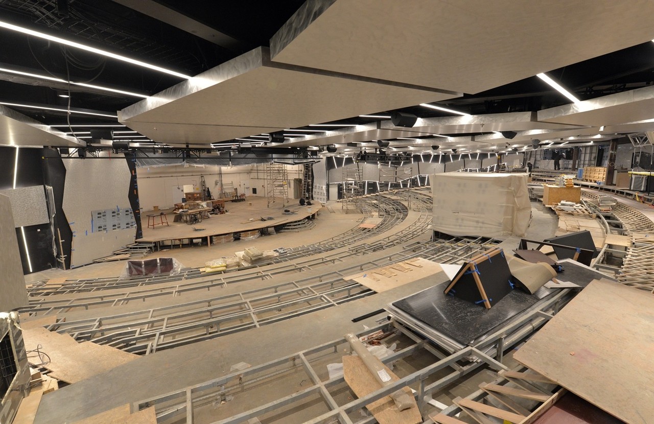 Meraviglia features a plush, 1,000 sqm theatre ven