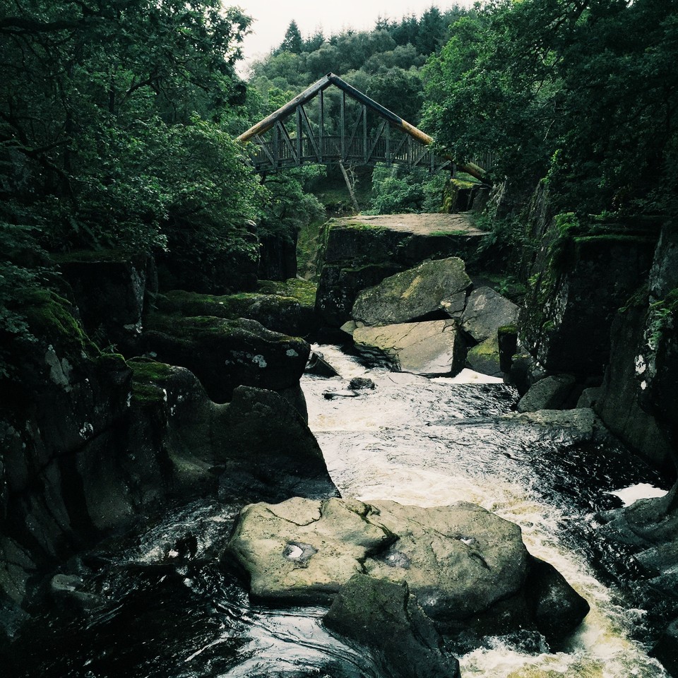 bracklinn-falls-bridge.jpg