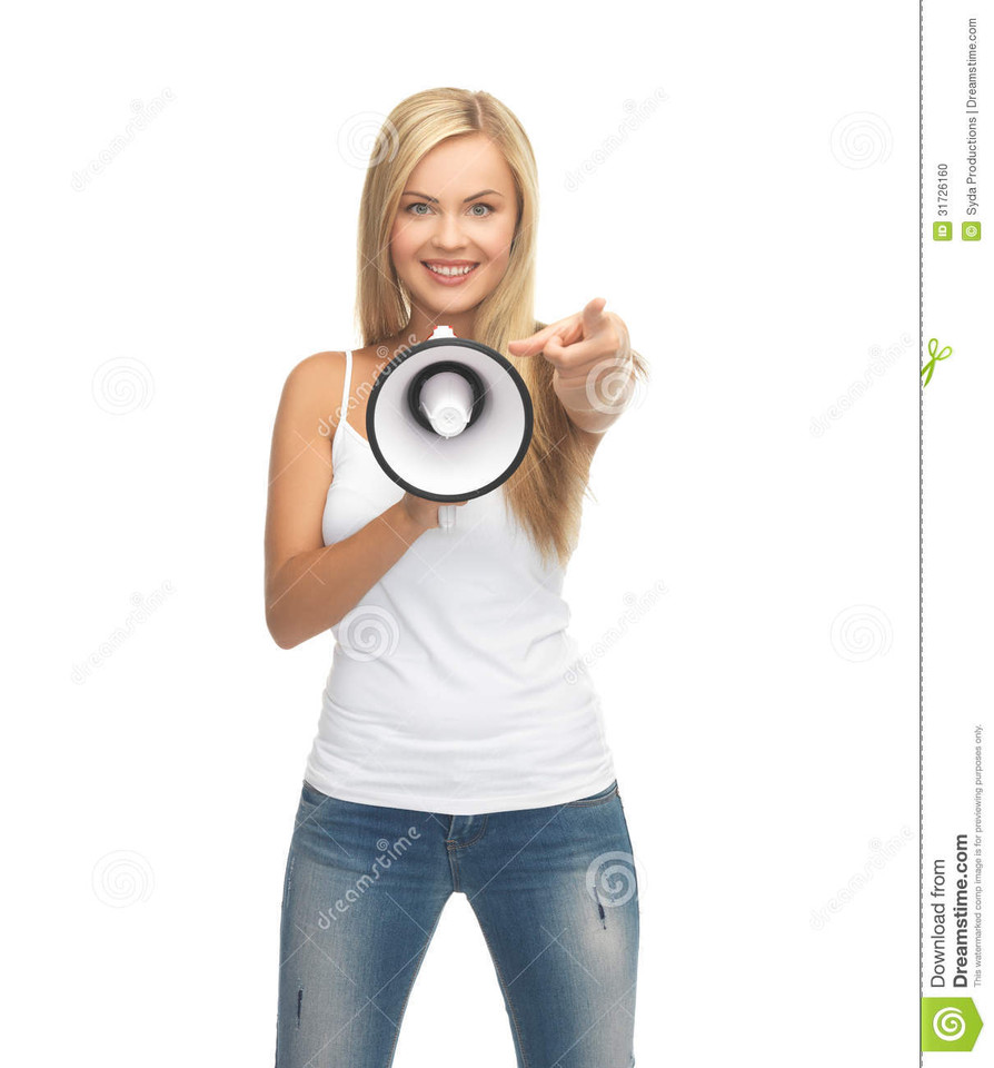 kobieta-z-megafonem-31726160.jpg