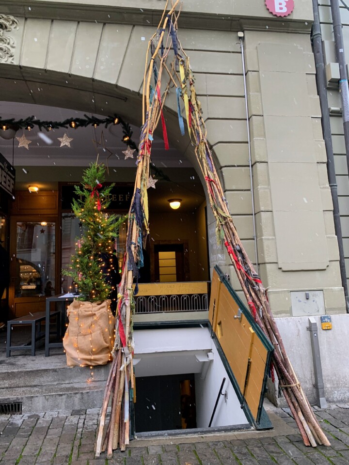 Caves nas ruas de Berna.jpg