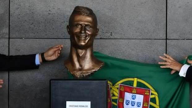 busto-cristiano-kKGB--620x349@abc.jpg