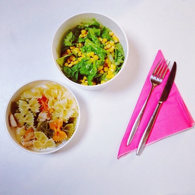 massa tricolor com frango + salada mista.jpg