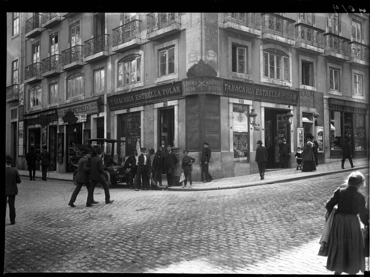 Tabacaria Estrela Polar, sd, foto de Joshua Benoli Tabacaria Estrela Polar, sd, foto de Joshua Benoli