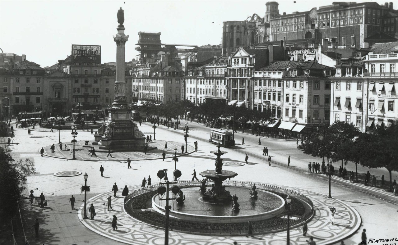 Rossio, 1942, foto de Eduardo Portugal.jpg