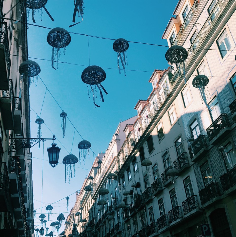 quem muda Deus ajuda.jpeg