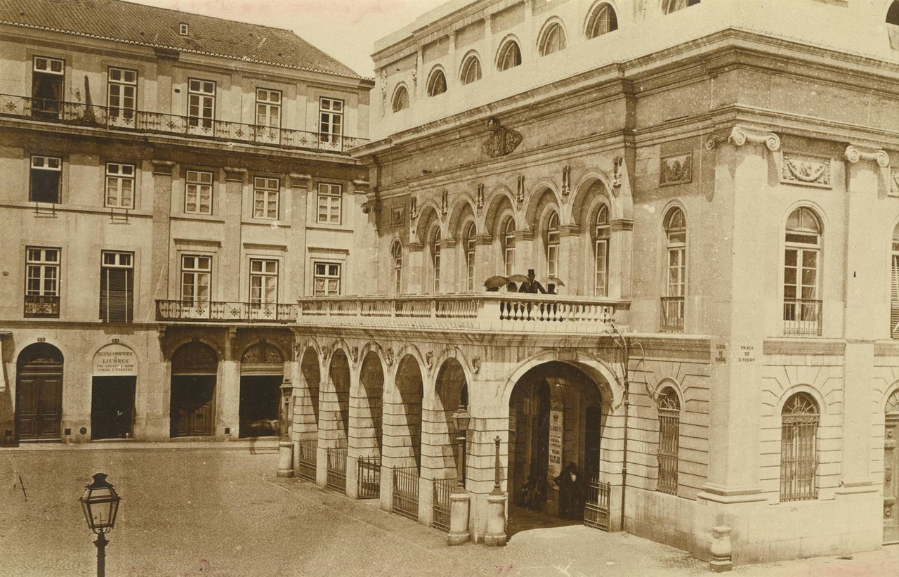 Teatro Nacional Dona Maria II, fachada lateral, sd
