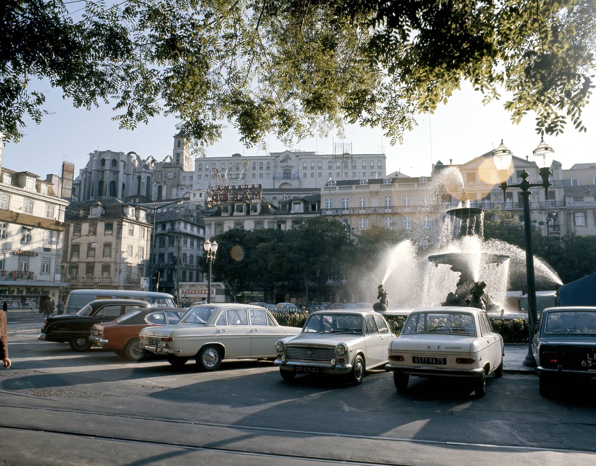 Entardecer de Verão, Rossio (A. Ferrari, c. 1970)