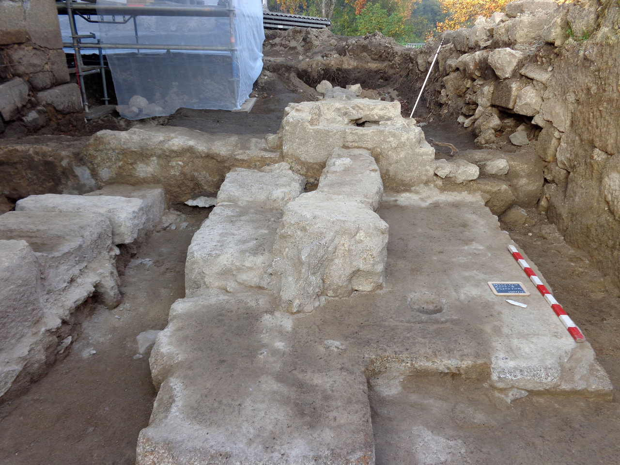 Trabalhos de arqueologia e de conservação.jpg Trabalhos de arqueologia e de conservação.jpg