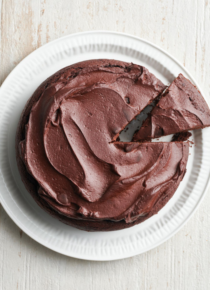 one-pot-chocolate-cake-with-sour-cream-and-chocola