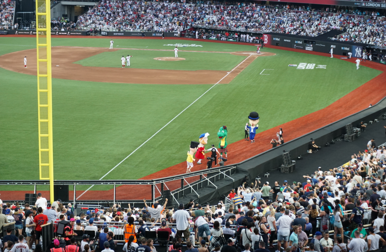 Freddie Mercury ganhou a corrida das mascotes