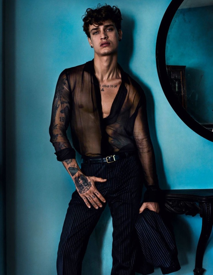 Vogue_Hommes_Spring_Summer_2017_City_of_Gods_29.jp