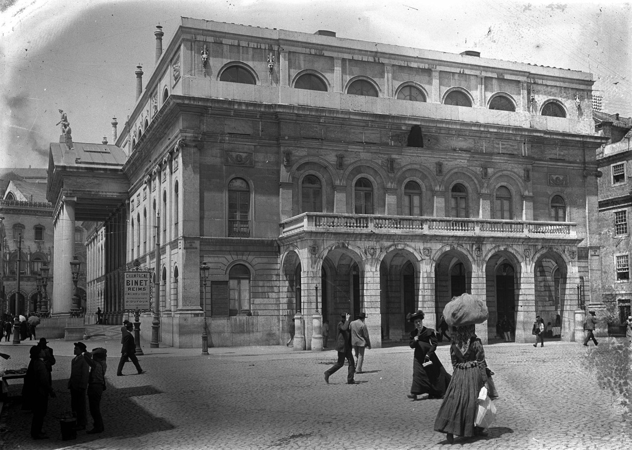 Teatro Nacional Dona Maria II, fachada lateral, sa