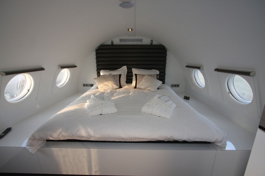 Airplane-Suite-11-850x566.jpg
