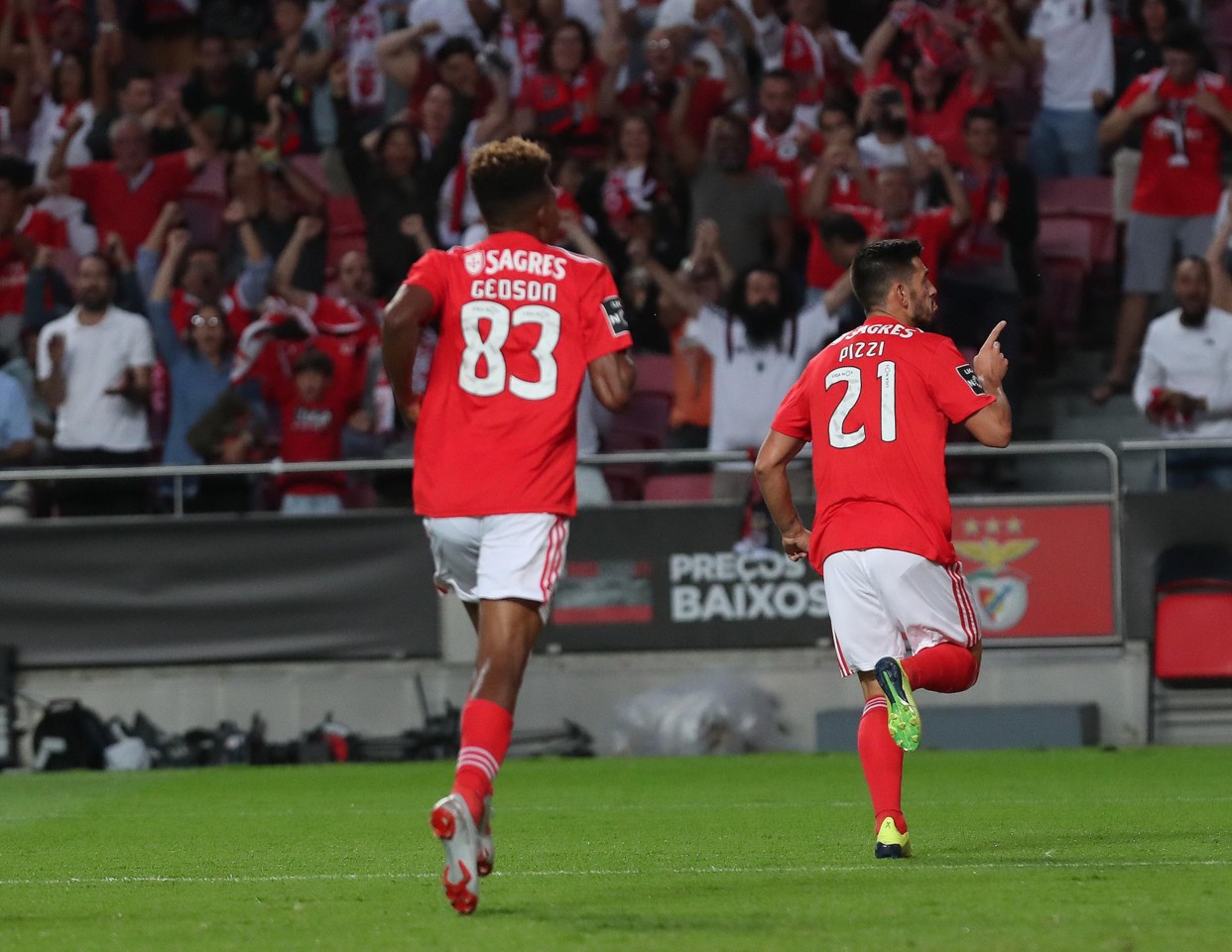 38916190_10160745370175716_5614180798912528384_o.j