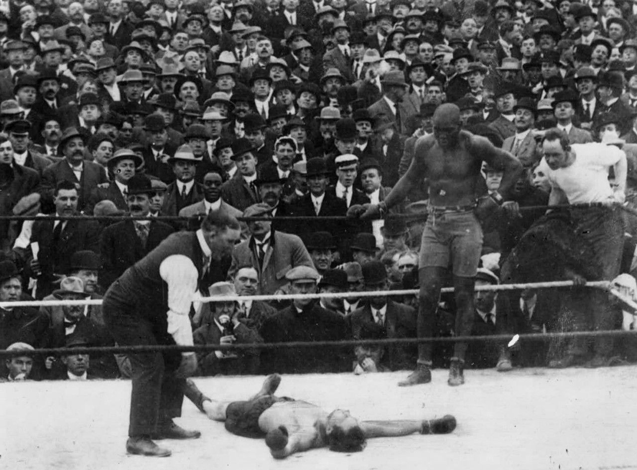 Stanley Ketchel inconsciente no combate com Jack Johnson