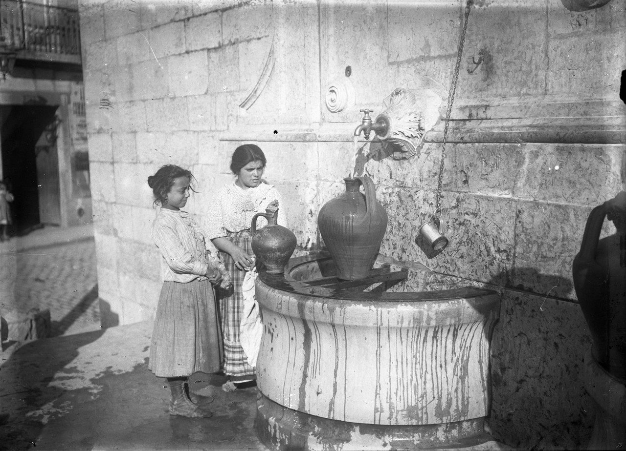 Chafariz do Rato foto de Joshua benoliel 1907.jpg Chafariz do Rato foto de Joshua benoliel 1907.jpg