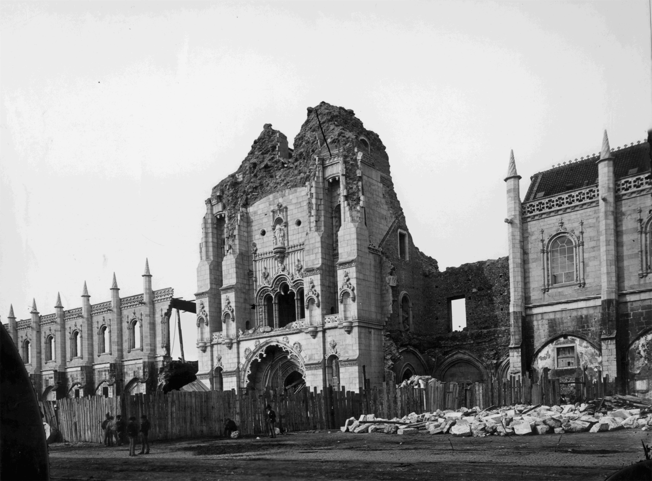 Mosteiro dos Jerónimos, ruínas causadas pelo des