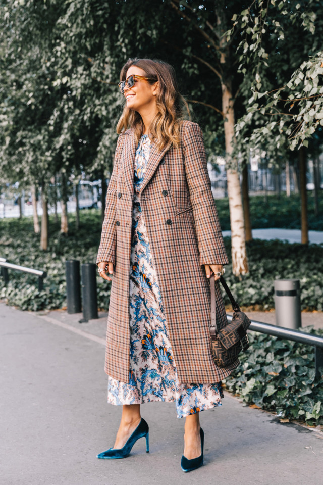 looks_paris_fashion_week_zapatos_terciopelo_abrigo