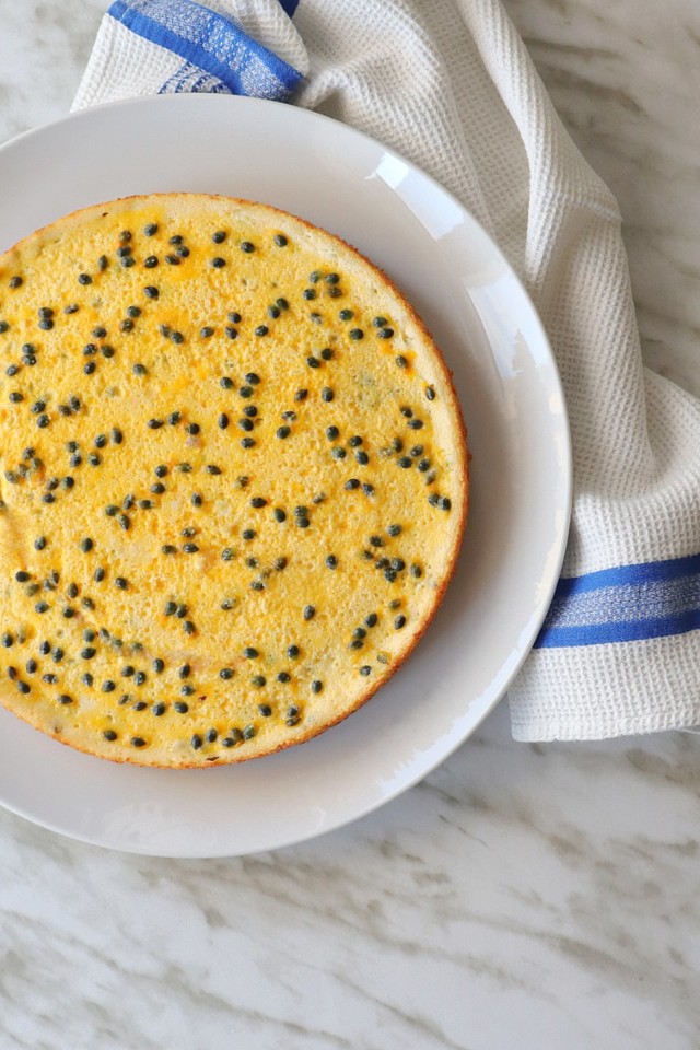 cheesecake de maracujá (cheesecake slice)