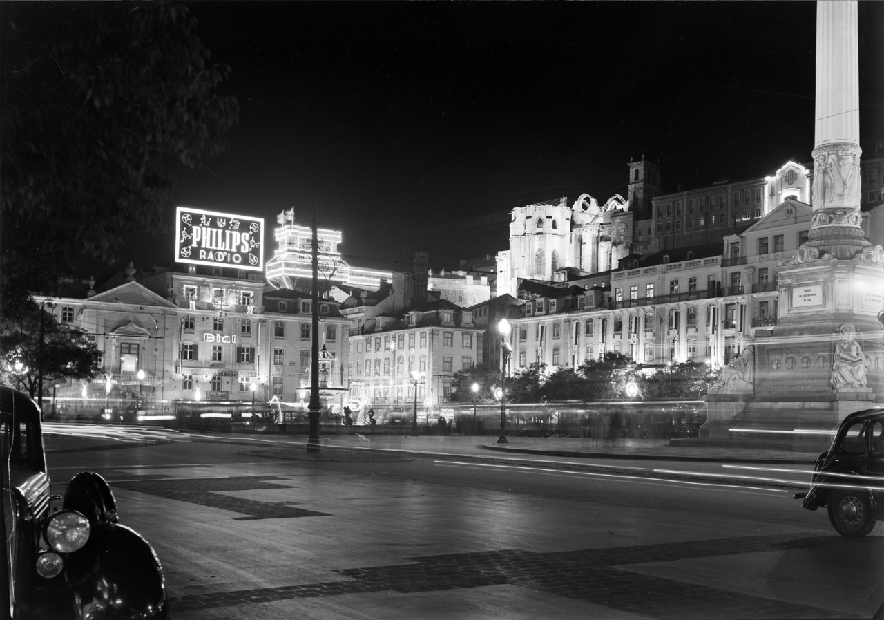 Rossio, foto de Estúdio Mário Novais, in Bibliot