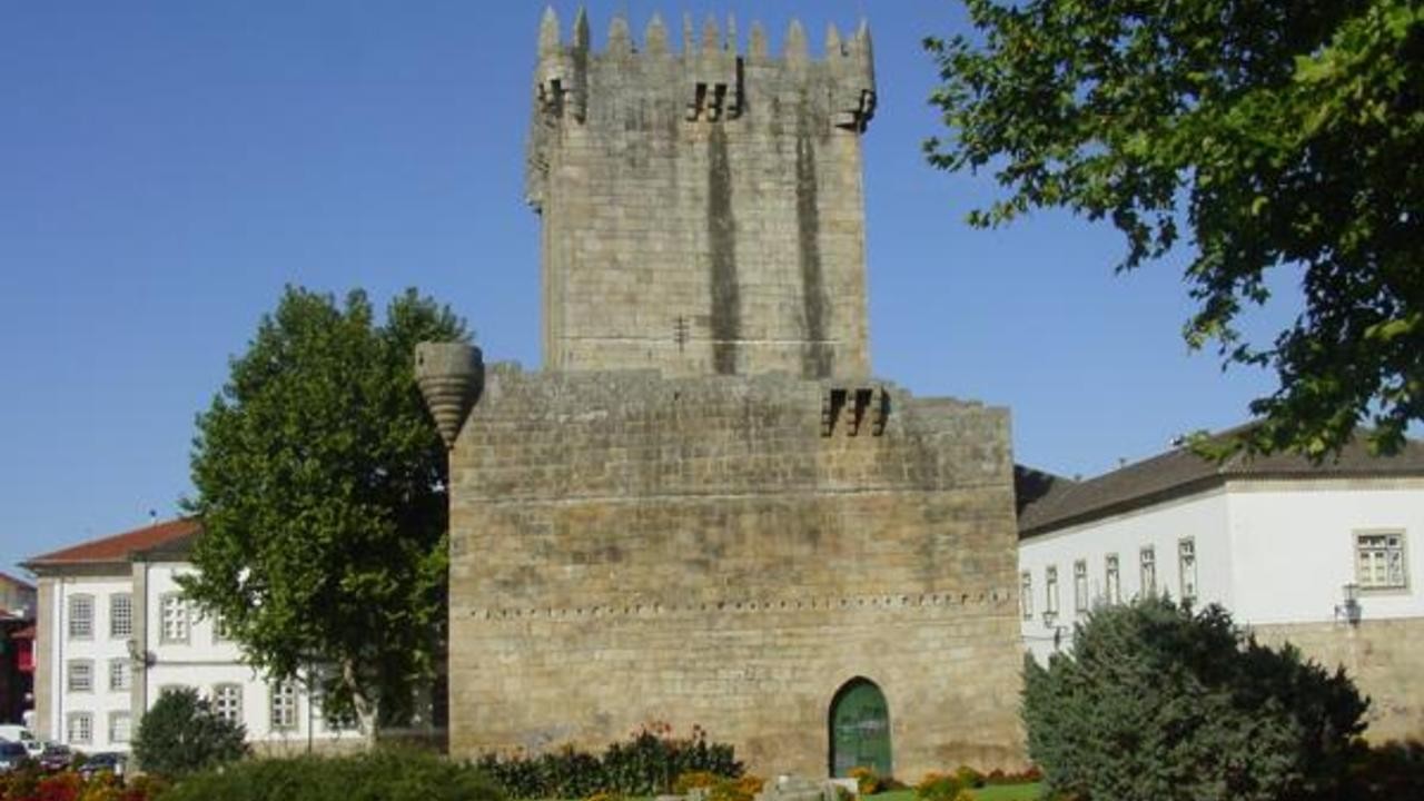 Torre_de_Menagem_do_Castelo_de_Chaves_1_1280_720.j