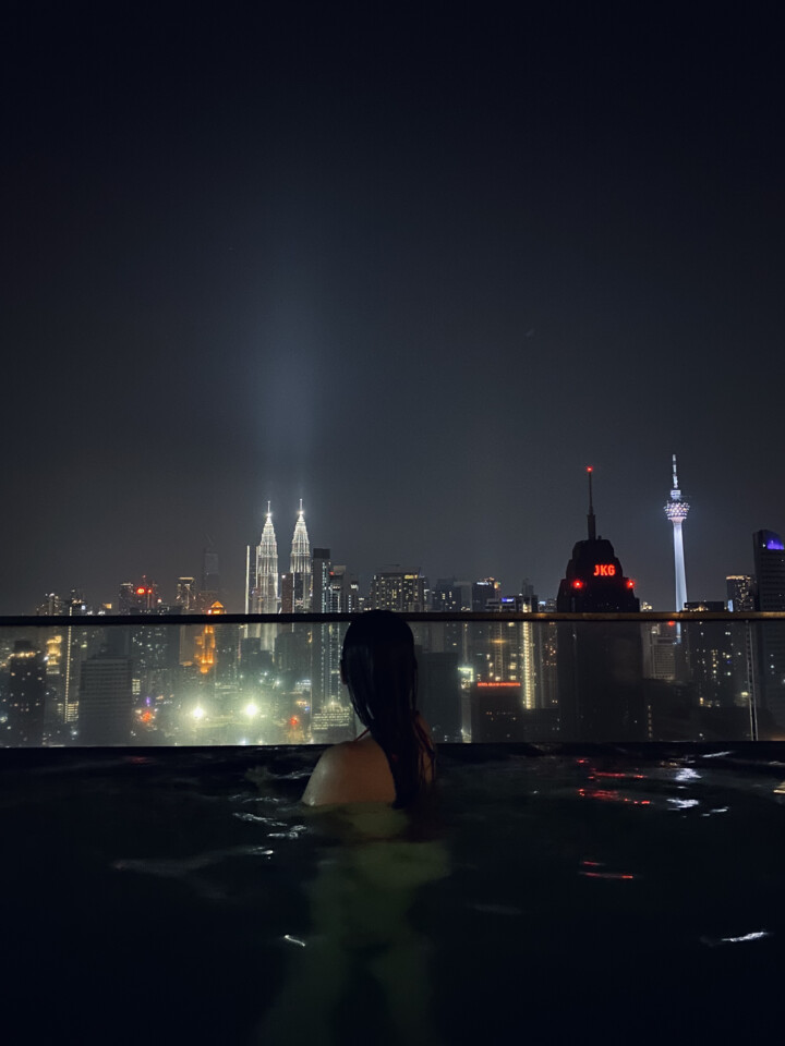 Vista da piscina.jpg