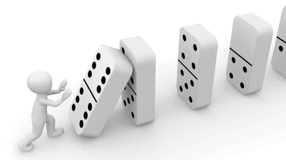 Foto Cronica 198DI SET25 - Nivelar por baixo.jpg