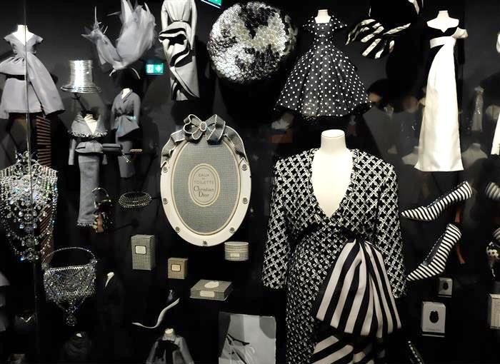 Christian-Dior-Couturier-Reve-Exhibition-Paris-Fas