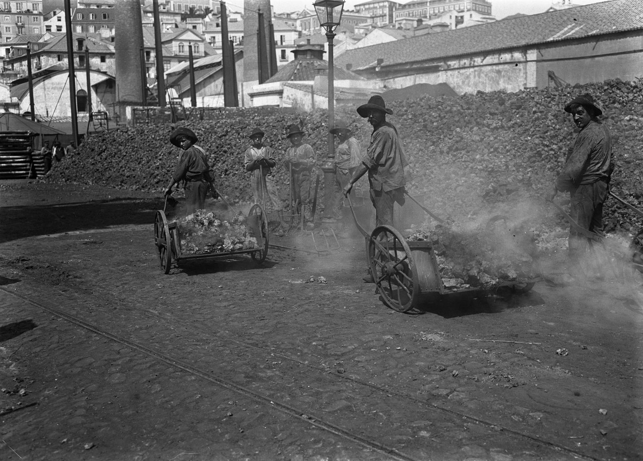 Fábrica de gás da Boavista, descarga do carvão,