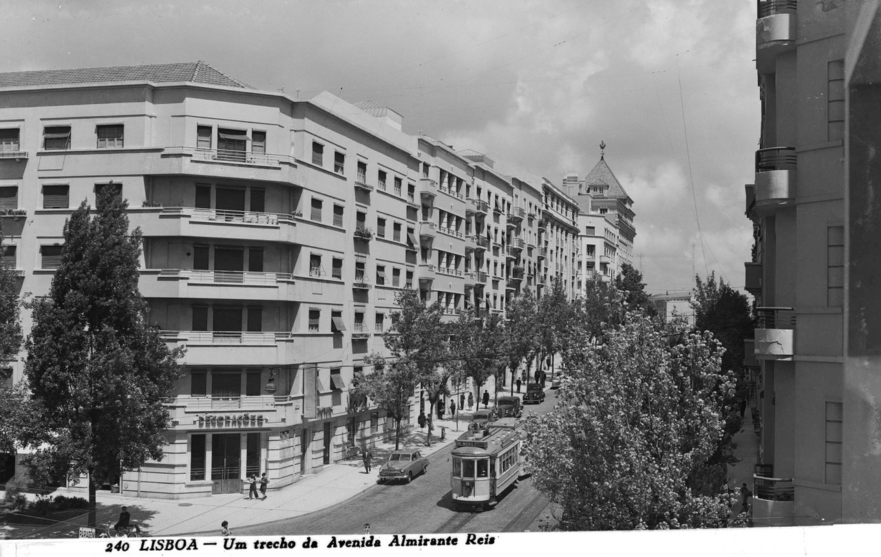 Av. Almirante Reis, Lisboa (A.Passaporte, c. 1953)