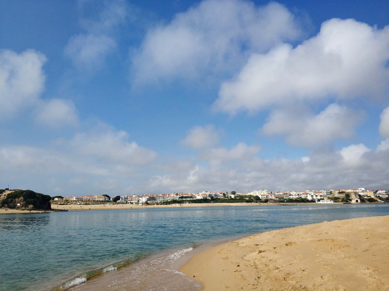 Praia das Furnas e Rio Mira.jpg Praia das Furnas e Rio Mira.jpg