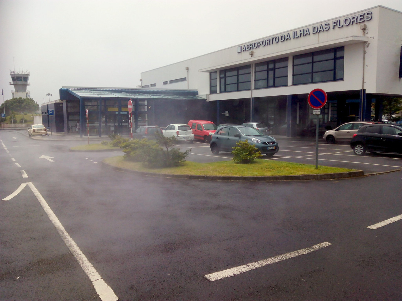 Aeroporto de Santa Cruz das Flores - Açores.jpg