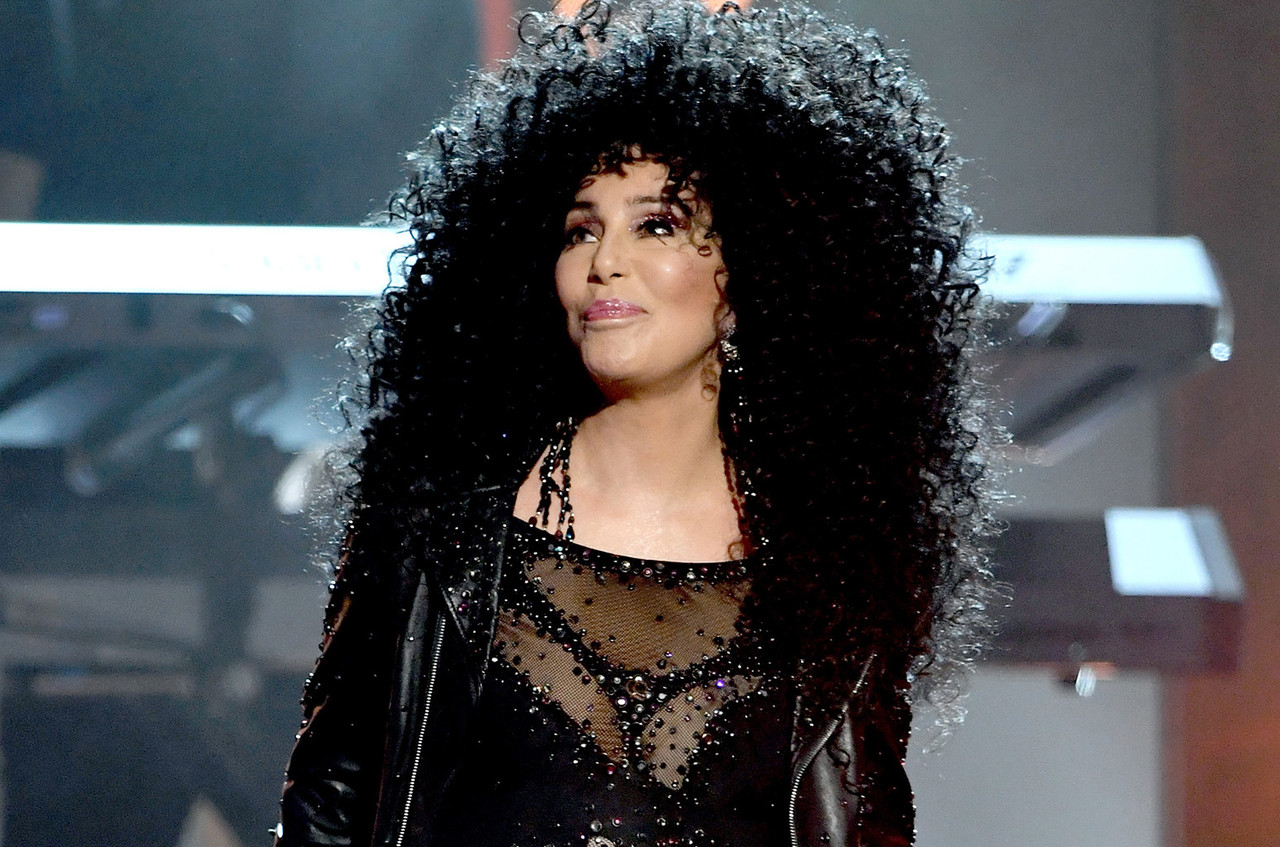 cher-bbmas-performance-2017-a-billboard-1548.jpg