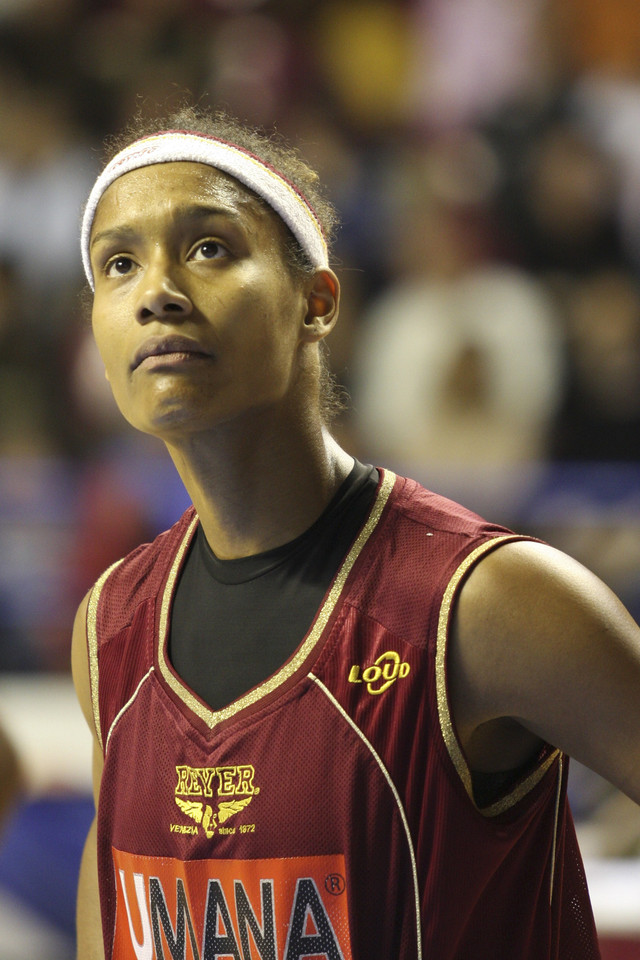 2008-04-06 1 Mestre - Basket F - Reyer vs Acer Pri