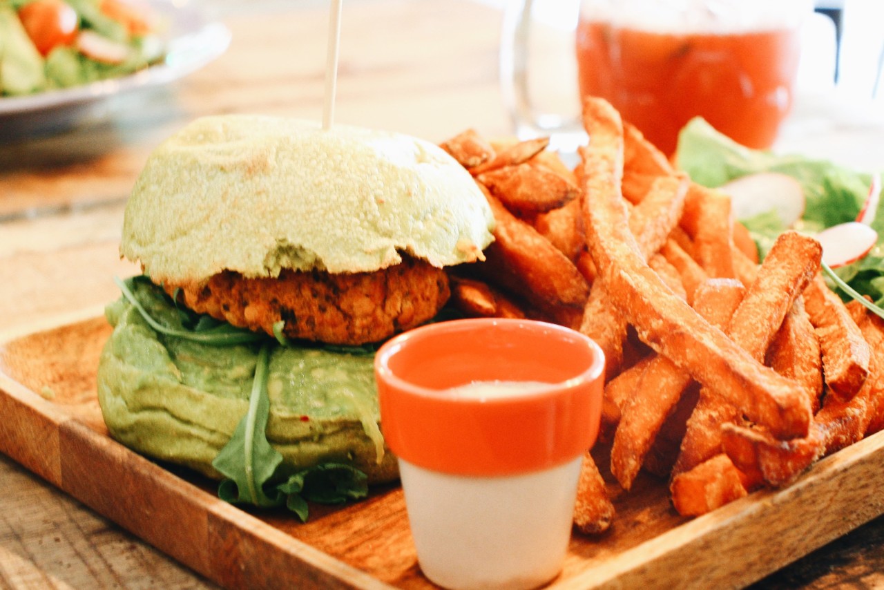 charlie-bistro-hamburguer-1.jpg charlie-bistro-hamburguer-1.jpg