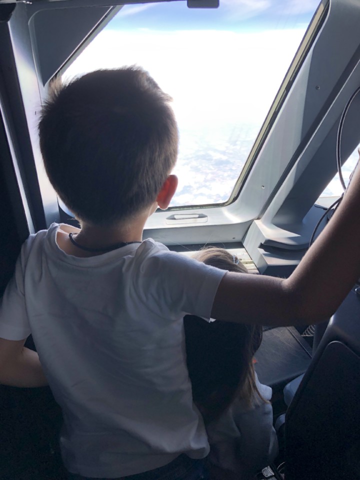 viajar de avião com crianças viajar de avião com crianças