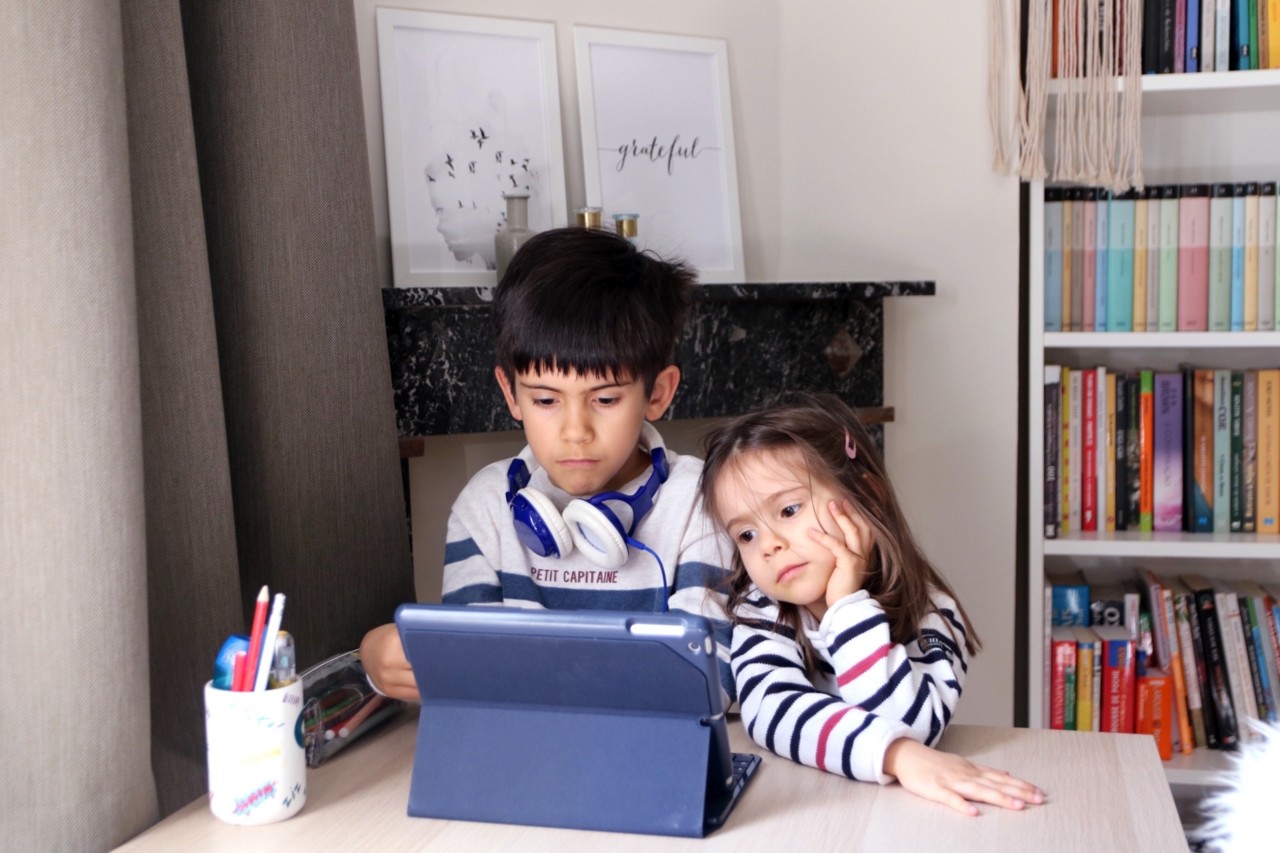 ensino a distância pandemia escola em casa