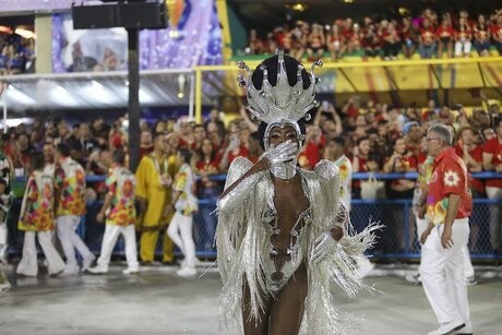 Erika Januza (Carnaval Rio 2022).jpg