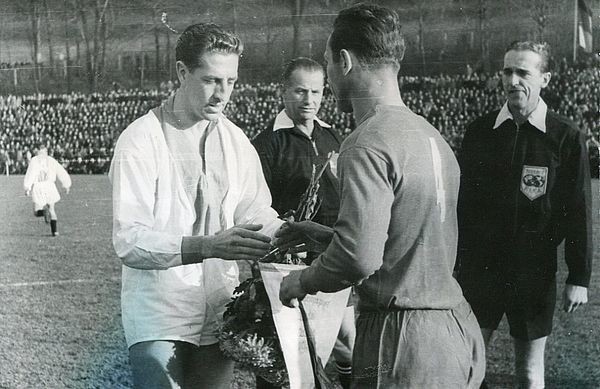 Ajax venceu 3-1 na RDA na primeira mão Ajax venceu 3-1 na RDA na primeira mão