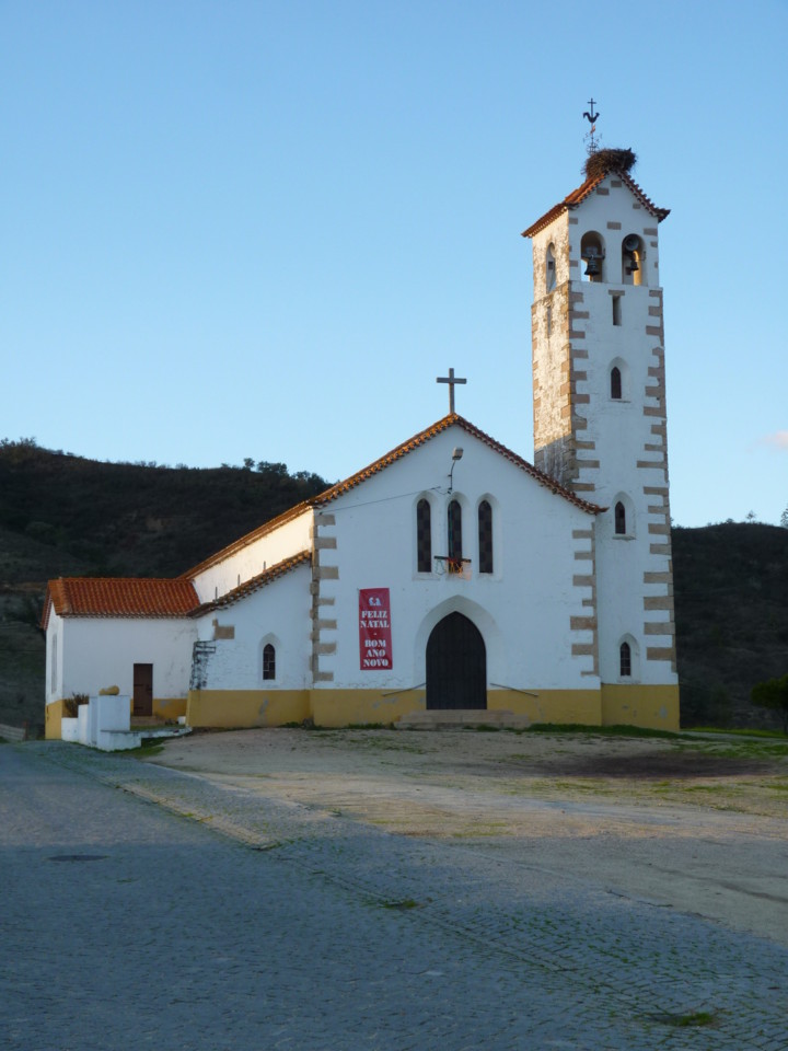 Trilho da mina de ouro do Conhal - Igreja de Santa