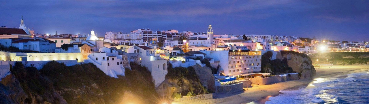 albufeira-at-night.jpg