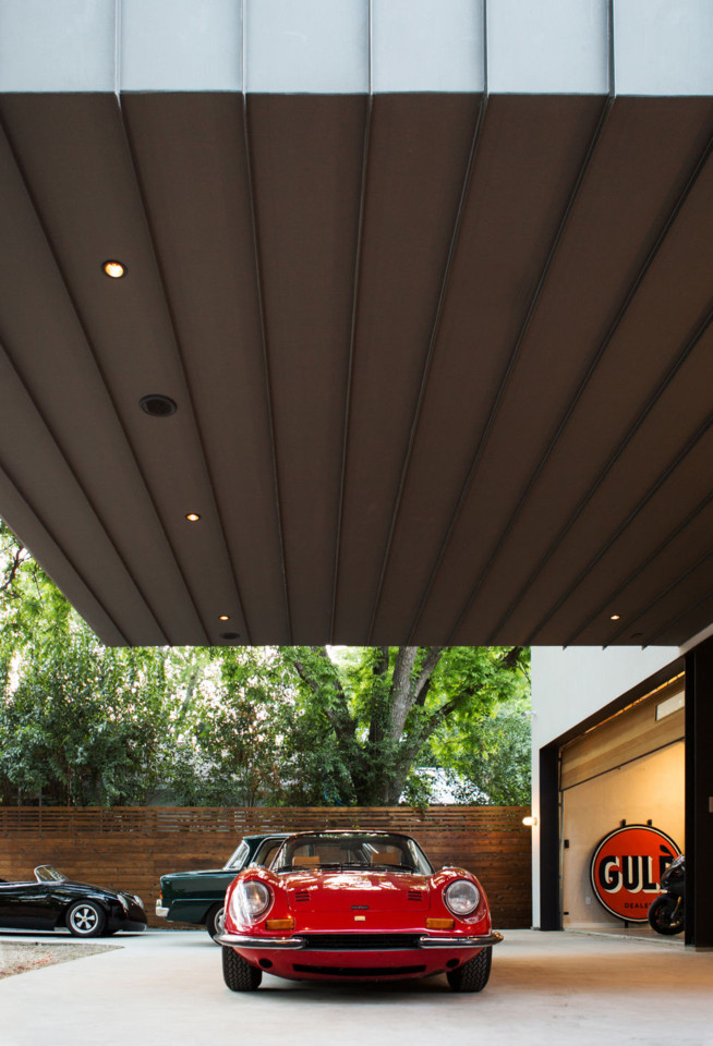 16-autohouse-by-matt-fajkus-architecture-_photo-by 16-autohouse-by-matt-fajkus-architecture-_photo-by